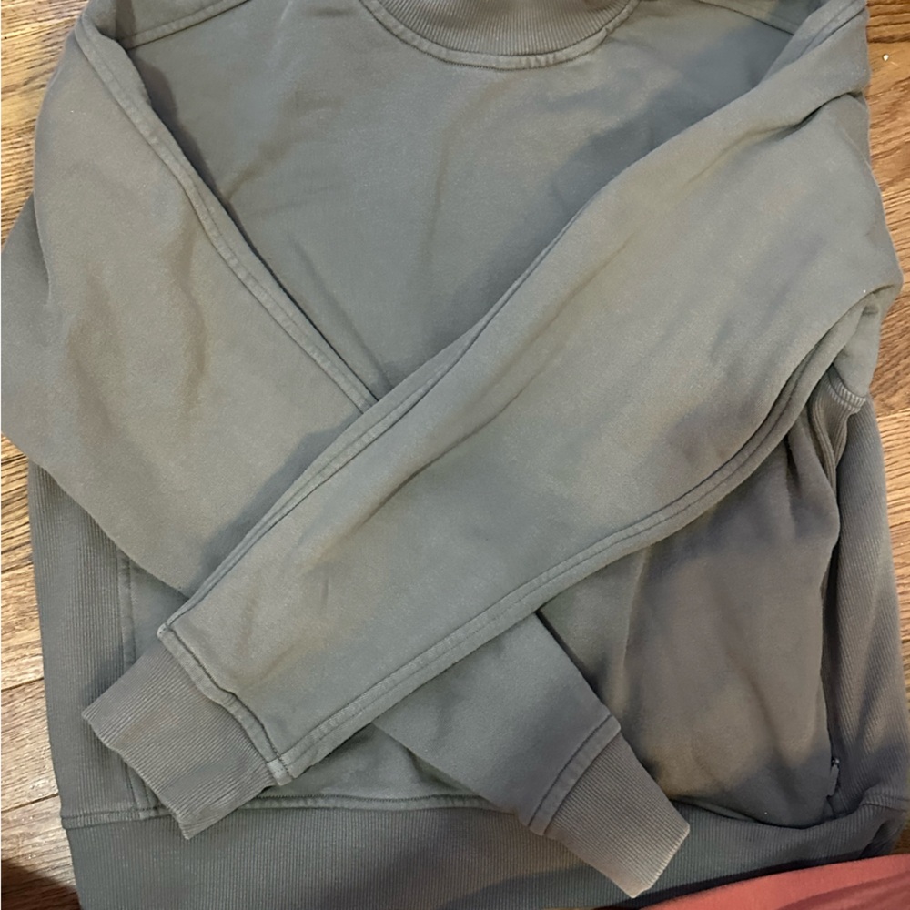 Lululemon crewneck